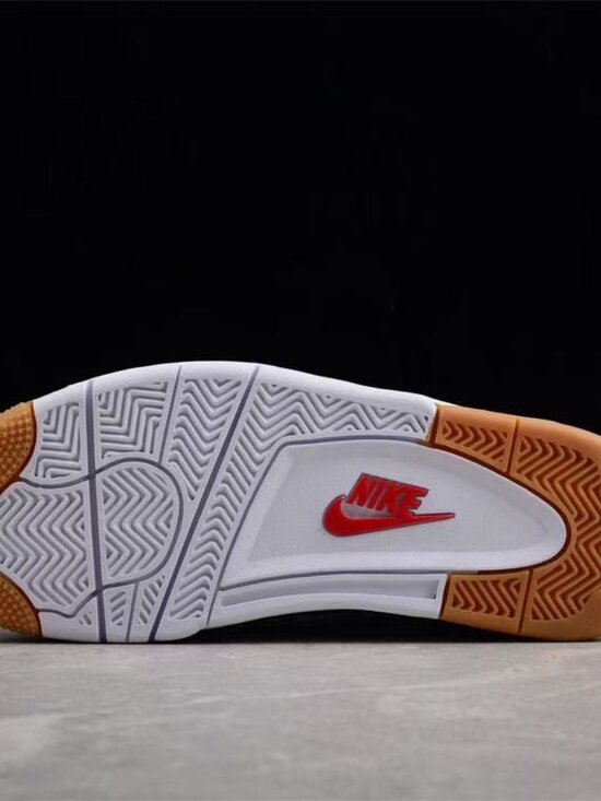 Nike SB x Jordan Air Jordan 4 \'\'Pine Green\'\' Retro Basketball main image 5